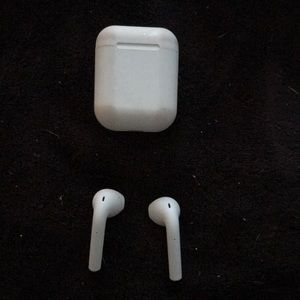AirPods